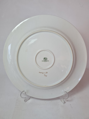 Hutschenreuther Белая фарфоровая тарелка с рисунком в коричневых тонах "На реке", 29 x 2,5 см, Германия, 1960-70гг.