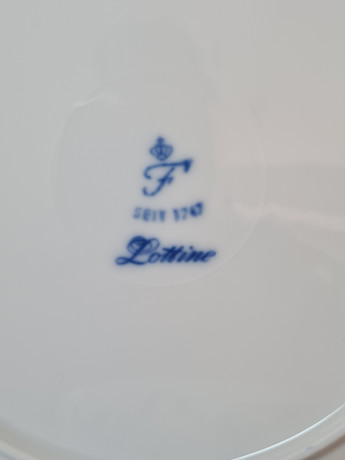 Кофейное трио винтажное Lottine, белый фарфор с розами в сине-голубых тонах, 9,5 x 6,5 см / 14 см / 18 см, Германия, 1960-70гг.