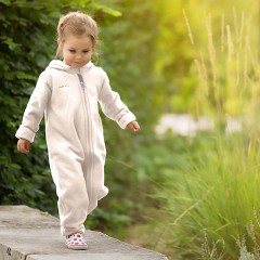 Hoppediz Overall aus Fleece Babyeinteiler creme Комбинезон из флиса детский цельнокроеный кремовый