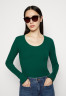 Tommy Hilfiger SLIM FRILL SCOOP-NK LS Jumper prep green SLIM FRILL SCOOP-NK LS Джемперы подготовка зеленый
