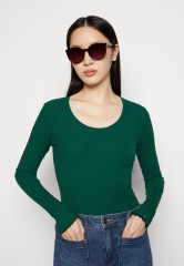 Tommy Hilfiger SLIM FRILL SCOOP-NK LS Jumper prep green SLIM FRILL SCOOP-NK LS Джемперы подготовка зеленый