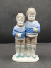 Статуэтка винтажная "Два мальчика в свитерах" в бело-голубых тонах, фарфор, 16 х 9 см, ГДР, 1980-90гг.
