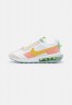 Nike Sportswear AIR MAX PRE-DAY NN EP Sneaker low white/celery/light madder root/ocean cube/vivid green/light orewood brown AIR MAX PRE-DAY NN EP — Низкие кроссовки женские белый/сельдерей/светлый корень марены/морской куб/ярко-зеленый/светло-коричневый