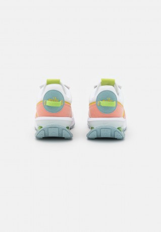 Nike Sportswear AIR MAX PRE-DAY NN EP Sneaker low white/celery/light madder root/ocean cube/vivid green/light orewood brown AIR MAX PRE-DAY NN EP — Низкие кроссовки женские белый/сельдерей/светлый корень марены/морской куб/ярко-зеленый/светло-коричневый