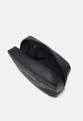 Tommy Hilfiger CENTRAL UNISEX Wash bag black CENTRAL UNISEX Мешок для стирки черный