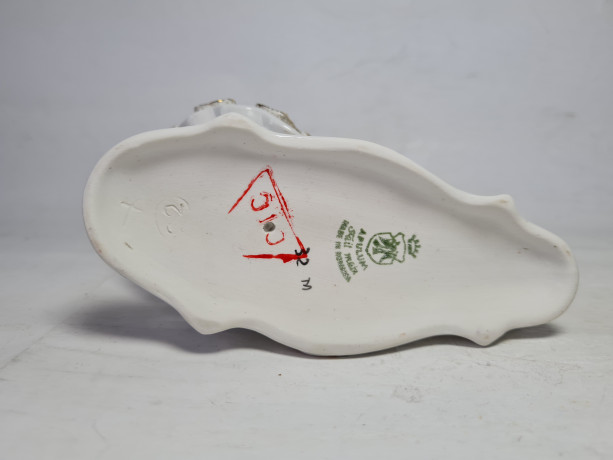 Статуэтка винтажная "Танцовщица", фарфор, 12 x 13,5 см, Румыния, 1960-70гг.