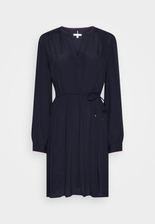 Tommy Hilfiger VIS SOLID RAGLAN DRESS Day dress desert sky ПЛАТЬЕ С РЕГЛАНОМ VIS SOLID Повседневное платье небо пустыни