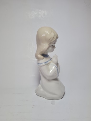 GDR Статуэтка фарфоровая "Молитва", 15см х 6см, Германия 1960-70гг.