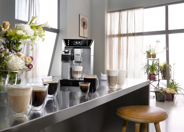 De'Longhi De'Longhi Kaffeevollautomat PrimaDonna Class ECAM 550.85.MS, silber  Полностью автоматическая кофемашина De'Longhi PrimaDonna Class ECAM 550.85.MS, серебристый