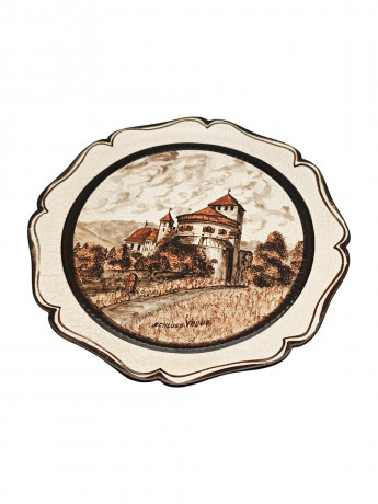 Тарелка декоративная винтажная Im Stil Majolika Karlsruhe "Замок Вадуц", керамика, 21.5 см, Германия, 1970-80гг.