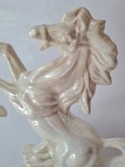 Керамическая статуэтка &quot;Лошадь&quot;, белая перламутровая, 26см х 22,5см, Германия, 1970-80гг.