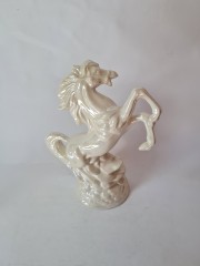 Керамическая статуэтка &quot;Лошадь&quot;, белая перламутровая, 26см х 22,5см, Германия, 1970-80гг.