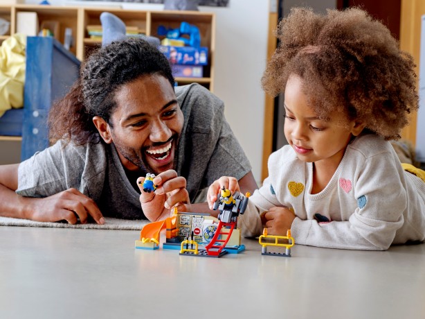 Lego Minions in Grus Labor Миньоны в лаборатории Грю