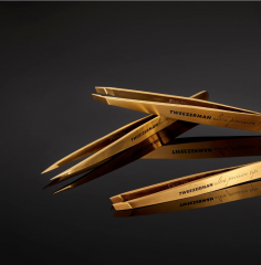 TWEEZERMAN Mini-Pinzette, gold, Пинцет для бровей и ресниц мини (США), ручная заточка, скошенные прецизионные кончики, эргономичный, титан, золотой
