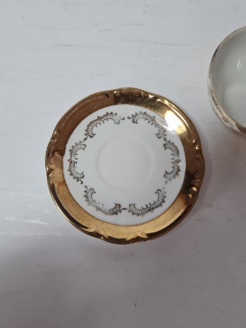 Veritable Porcelaine Чайная пара с обильной позолотой "Песня для любимой", чашка 8.5см x 4см, блюдце 10см, Италия, 1960-70гг.