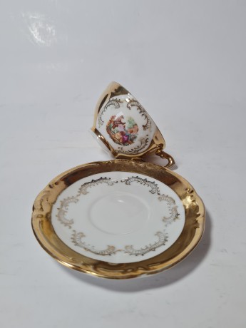 Veritable Porcelaine Чайная пара с обильной позолотой "Песня для любимой", чашка 8.5см x 4см, блюдце 10см, Италия, 1960-70гг.