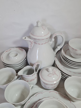 Сервиз чайный винтажный Bavaria на 6 персон, бело-красный декор, фарфор, Германия, 1960-70гг.