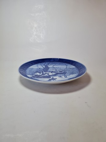 Royal Copenhagen Denmark Декоративная тарелка с подглазурной ручной росписью "Рождество" Кай Ланге, 18,5см, Дания, 1967 г.