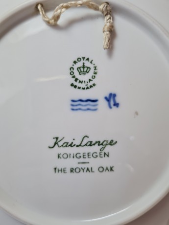 Royal Copenhagen Denmark Декоративная тарелка с подглазурной ручной росписью "Рождество" Кай Ланге, 18,5см, Дания, 1967 г.