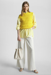 Tommy Hilfiger CROCHET CREW NECK Jumper vivid yellow КРУГЛЫЙ ВЫРЕЗ КРЮЧКОМ Джемперы ярко-желтый