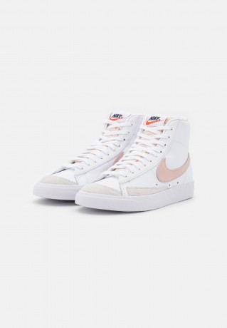 Nike Sportswear BLAZER MID 77 Sneaker high white/pink oxford/black/summit white BLAZER MID 77 Высокие кроссовки женские белый/розовый оксфорд/черный/саммит белый