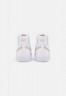 Nike Sportswear BLAZER MID 77 Sneaker high white/pink oxford/black/summit white BLAZER MID 77 Высокие кроссовки женские белый/розовый оксфорд/черный/саммит белый