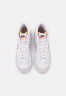 Nike Sportswear BLAZER MID 77 Sneaker high white/pink oxford/black/summit white BLAZER MID 77 Высокие кроссовки женские белый/розовый оксфорд/черный/саммит белый