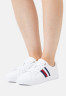 Tommy Hilfiger ESSENTIAL STRIPES Trainers white ESSENTIAL STRIPES Кроссовки белый