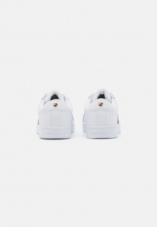 Tommy Hilfiger ESSENTIAL STRIPES Trainers white ESSENTIAL STRIPES Кроссовки белый