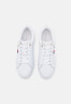 Tommy Hilfiger ESSENTIAL STRIPES Trainers white ESSENTIAL STRIPES Кроссовки белый