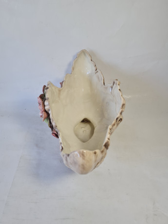 Фруктовница винтажная большая Bassano с объемными цветами, фарфор, 31x 18 x 18 см, Италия, 1960-70гг.