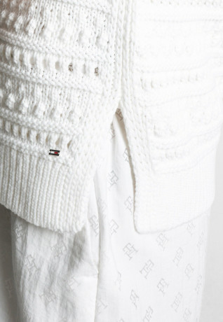 Tommy Hilfiger CROCHET CREW NECK Jumper ecru КРУГЛЫЙ ВЫРЕЗ КРЮЧКОМ Джемперы экрю