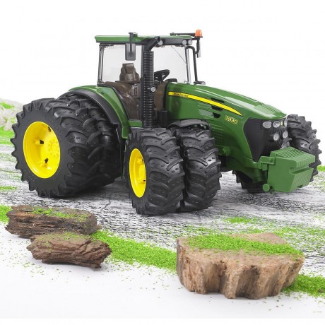 Bruder BRUDER 03052 Profi-Serie John Deere 7930 mit Zwillingsbereifung BRUDER 03052 профессиональной серии John Deere 7930 со сдвоенными колесами