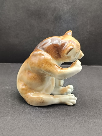 Статуэтка винтажная "Сидящий медведь", фарфор, 12 х 8 см, Румыния, 1970-80гг.