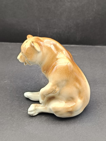 Статуэтка винтажная "Сидящий медведь", фарфор, 12 х 8 см, Румыния, 1970-80гг.