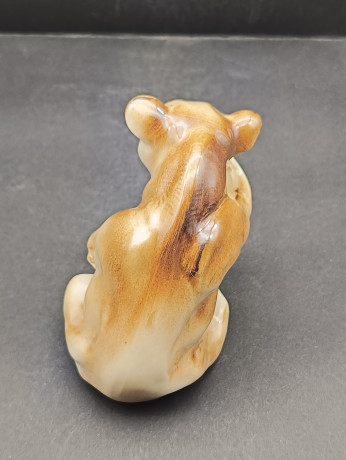 Статуэтка винтажная "Сидящий медведь", фарфор, 12 х 8 см, Румыния, 1970-80гг.