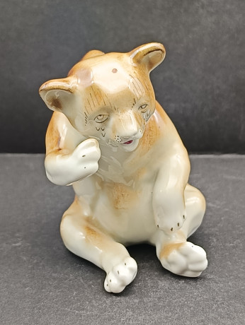 Статуэтка винтажная "Сидящий медведь", фарфор, 12 х 8 см, Румыния, 1970-80гг.