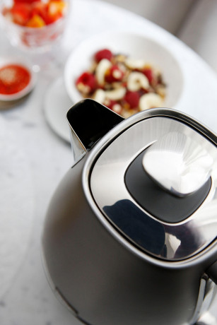 De'Longhi De'Longhi Wasserkocher Distinta KBI 2001.S, 1,7 l, 2000 W  Чайник De&#39;Longhi Distinta KBI 2001.S, 1,7 л, 2000 Вт