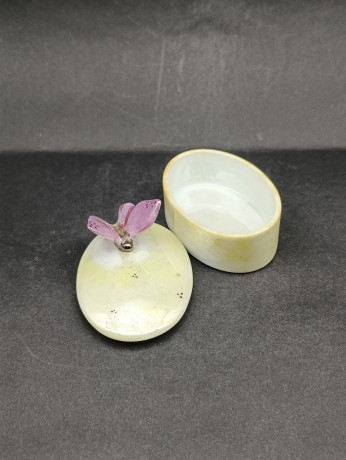 Шкатулка винтажная Gerold Bavaria с бабочкой на крышке, фарфор, 7.5 х 6 см, Германия, 1970-80гг.
