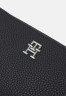 Tommy Hilfiger EMBLEM LARGE Wallet black ЭМБЛЕМА БОЛЬШАЯ Бумажник черный