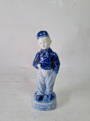 Статуэтка винтажная "Мальчик в сине-голубом костюме", фарфор, 14,5 x 5 см, Германия, 1960-1970гг.