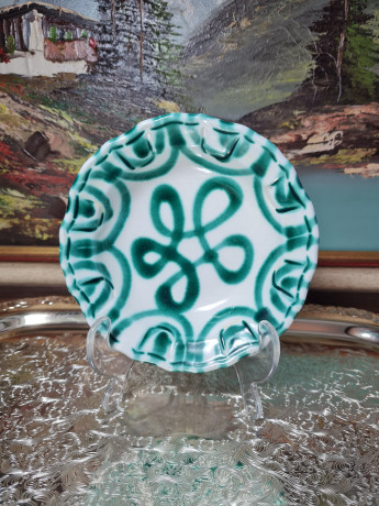 Тарелка винтажная Gmundner бело-зеленая с логотипом, керамика, 15 x 4,5 см, Австрия, 1960-70гг.