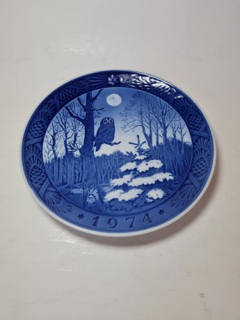 Royal Copenhagen Denmark Декоративная тарелка с подглазурной ручной росписью "Зимний вечер", 18,5см, Дания, 1974 г.