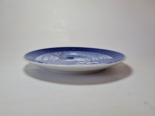 Royal Copenhagen Denmark Декоративная тарелка с подглазурной ручной росписью "Зимний вечер", 18,5см, Дания, 1974 г.