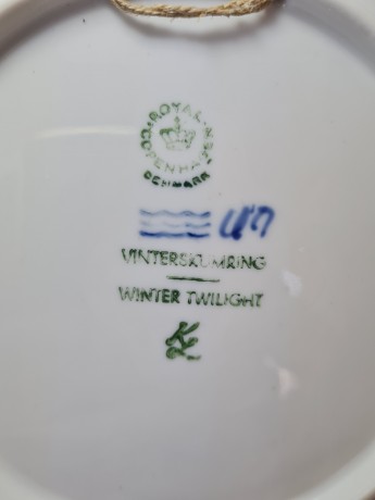 Royal Copenhagen Denmark Декоративная тарелка с подглазурной ручной росписью "Зимний вечер", 18,5см, Дания, 1974 г.