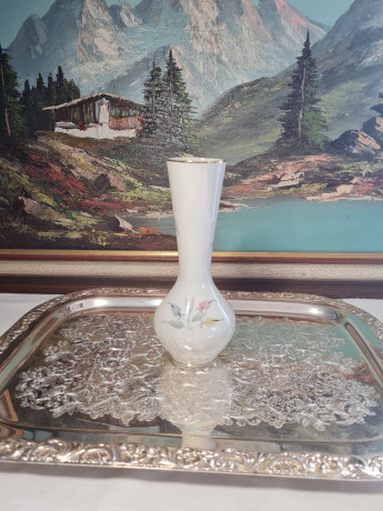 Bavaria Белая фарфоровая ваза с цветочным декором, 19,5 x 7,5 см, Германия, 1960-70гг.