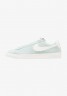 Nike Sportswear BLAZER LOW SD Sneaker low igloo/sail BLAZER LOW SD Низкие кроссовки женские иглу/парус