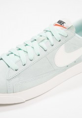 Nike Sportswear BLAZER LOW SD Sneaker low igloo/sail BLAZER LOW SD Низкие кроссовки женские иглу/парус