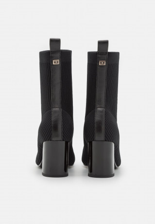 Tommy Hilfiger FEMININE ESSENTIAL KNIT Classic ankle boots black FEMININE ESSENTIAL KNIT Классические ботильоны черный