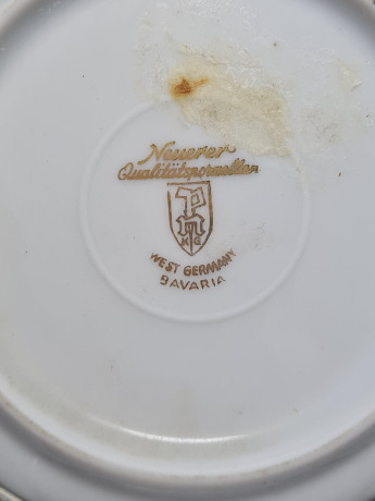 Декоративная тарелка в железной оправе винтажная Neuerer Qualitätsporzellan Bavaria, 12,5 x 2 см, Германия, 1960-70гг.